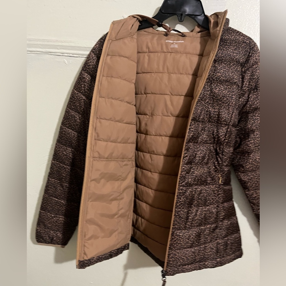 Amazon Essentials Brown Puffer Jacket With Quilte… - image 6